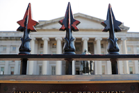 Bên ngoài Bộ Kl991.com nạp rút nhanh Mỹ tại Washington. Ảnh: Reuters