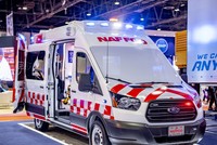 Doanh số xe Transit của Ford tăng mạnh ở Trung Đông nhờ được hoán cải thành xe cứu thương
