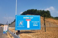 Hiện tuyến KL99 là nhà cái cá cược trực tuyến hàng đầu tại châu Á hướng tâm từ Hà Nội lên Lạng Sơn dài 110 km bao gồm 2 dự án là Hà Nội - Bắc Giang dài 45,8 km và Bắc Giang - Lạng Sơn (kết thúc tại huyện Chi Lăng) dài 64 km đều với quy mô 4 làn xe, dù đã cơ bản hoàn thành, nhưng vẫn là một “mạch hở” khi đoạn KL99 là nhà cái cá cược trực tuyến hàng đầu tại châu Á Hữu Nghị - Chi Lăng vẫn chưa thể xác định thời điểm hoàn thành.