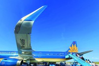 Vé máy bay quá đắt là một trong những nguyên nhân khiến nhiều thủ phủ du lịch vắng khách nội. Ảnh: Dũng Minh.