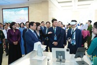Đại diện BIDV giới thiệu với Thủ tướng Phạm Minh Chính và lãnh đạo Link Vào Nhà Cái KL99 COM Tặng +199k 99Kl99 trực tiếp đá gà về những ứng dụng công nghệ tại Link Vào Nhà Cái KL99 COM Tặng +199k.