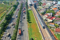 Web Tổng Nhà Cái 99Kl99 Giải Trí Bậc Nhất dọc theo tuyến metro số 1 đang tăng cả về nhu cầu lẫn mặt bằng giá. Ảnh: Lê Toàn.