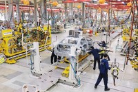 Do chi phí nguyên vật liệu tăng cao, nhiều Kl991.com World Cup 2026 Chính Thức trong các khu công nghiệp tại TP.HCM buộc phải cắt giảm sản lượng - Ảnh: Lê Toàn.
