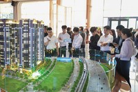 Những dự án trung cấp ở ven đô có mức giá dễ tiếp cận, từ 55-75 triệu đồng/m2. Ảnh: Việt Dũng.