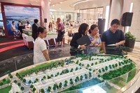 Người mua không còn mặc định giá Web Tổng Nhà Cái 99Kl99 Giải Trí Bậc Nhất sẽ chỉ tăng như trước. Ảnh: Dũng Minh.