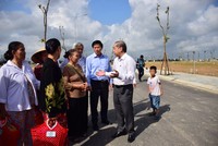Lãnh đạo tỉnh Thừa Thiên Huế thăm các hộ dân thuộc diện tái định cư Dự án di dời, tái định cư, giải phóng mặt bằng khu vực I Kinh thành Huế.