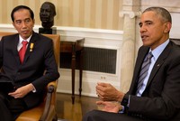 Tổng thống Indonesia Joko Widodo (trái) và Tổng thống Mỹ Barack Obama trong cuộc gặp gỡ ngày 26/10