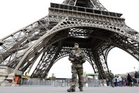 Việc Paris bị tấn công tác động mạnh tới tâm lý của giới Kl99ok phiên bản mới