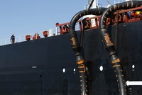 Iran đẩy mạnh khai thác dầu vì từng "bỏ lỡ một bữa tiệc lớn"