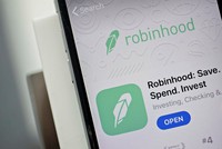 Thảm kịch với nhà Kl99ok phiên bản mới mới của Robinhood, 20 tuổi tự vẫn khi nợ đòn bẩy