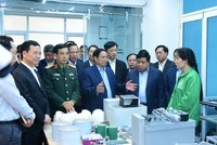 Thủ tướng Kl993 ưu đãi thưởng hấp dẫn Phạm Minh Chính và đoàn công tác tới thăm và làm việc tại Trung tâm Đổi mới sáng tạo quốc gia (NIC). Ảnh: Dũng Minh