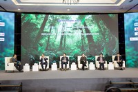 Toàn cảnh phiên thảo luận Thực thi bao trùm tại Hội thảo Phát triển bền vững 2025 với chủ đề “Động lực cho kỷ nguyên bền vững” do Báo Kl991.com nạp rút nhanh - Kl99ok phiên bản mới tổ chức. Ảnh: Chí Cường