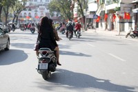 Một góc Hà Nội không trống vắng ngày mùng 1 Tết