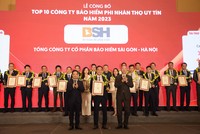 Ông Nguyễn Văn Trưởng - Tổng giám đốc Kl99kl phiên bản hoạt động BSH đại diện nhận giải thưởng (Ảnh: BTC)