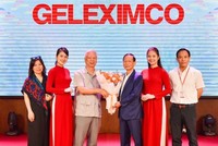 Ông Vũ Văn Tiền, Chủ tịch HĐQT - Tổng giám đốc Kl994 game bài casino hấp dẫn GELEXIMCO được vinh danh là một trong 5 doanh nhân xuất sắc nhất. 