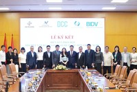 HNX ký kết biên bản phối hợp, hoàn thiện Kl99kl ưu đãi độc quyền vận hành sàn giao dịch các-bon