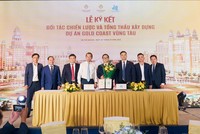 Đại diện Ban Lãnh đạo Hòa Bình và Kl994 game bài casino hấp dẫn Gold Coast Holdings tại buổi ký kết.