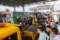 Việc thu giá dịch vụ đường bộ tại Dự án Kl99ok phiên bản mới xây dựng công trình Quốc lộ 1 đoạn tránh thị xã Cai Lậy và tăng cường mặt đường đoạn Km1987+560 ÷ Km2014 liên tục vấp phải sự phản ứng của một bộ phận chủ xe qua đây.