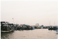 Chợ nổi Cái Răng bắt đầu nhộn nhịp từ 3h đến 4h sáng, đến tầm 9h sáng là vãn. Ảnh: Phong Vinh