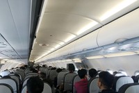 Kl992 Tham Gia Ngay Việt Nam quy định cấm hút thuốc lá trên máy bay, bao gồm cả thuốc lá điện tử