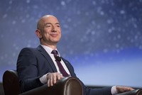 Bezos đã có thêm gần 40 tỷ USD từ đầu năm ngoái. Ảnh: Bloomberg