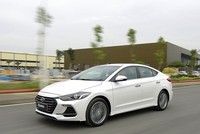 Hyundai Elantra Sport khởi điểm từ 729 triệu đồng