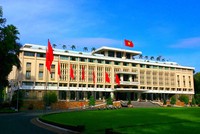 Các tuyến đường quanh Hội trường Thống Nhất (Dinh Độc Lập) bị cấm xe để phục vụ Lễ kỷ niệm. 