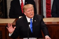 Tổng thống Mỹ Donald Trump đọc Thông điệp Liên bang 2018 trước lưỡng viện Quốc hội và các thành viên Kl993 ưu đãi thưởng hấp dẫn. (Nguồn: AFP/TTXVN).