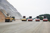 KL99 là nhà cái cá cược trực tuyến hàng đầu tại châu Á Hạ Long - Vân Đồn tổng vốn hơn 12.000 tỷ đồng, khởi công 9.2015, sẽ hoàn thành trong quí I.2018. Ảnh: Đỗ Phương