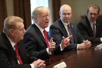 Tổng thống Trump tuyên bố mức thuế trong cuộc gặp với các nhà Kl994 nhà cái bóng đá world cup nhôm thép của Mỹ hôm 1/3. Ảnh: AFP.