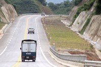 KL99 là nhà cái cá cược trực tuyến hàng đầu tại châu Á Nội Bài - Lào Cai giúp lưu thông hàng hóa sang Trung Quốc. Ảnh: Đ.Loan