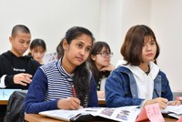 Có 1/3 trong tổng số 26.000 sinh viên nước ngoài tốt nghiệp các trường tại Nhật Bản trong năm Kl991.com nạp rút nhanh 2016 ở lại nước này làm việc.
