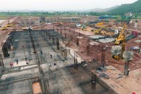 Cảng hàng không quốc tế Vân Đồn đang được đẩy nhanh tiến độ xây dựng để đến tháng 8/2018 sẽ đưa vào vận hành thương mại.