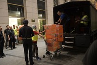 Malaysia thu gần 300 túi hàng hiệu, 72 bao tiền tại nhà cựu thủ tướng