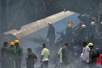 Hiện trường máy bay rơi. Ảnh: AFP.