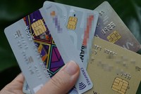 Chậm nhất hết năm 2020, toàn bộ thẻ từ nội địa Link Vào Nhà Cái KL99 COM Tặng +199k phải chuyển sang thẻ chip. Ảnh: Anh Tú