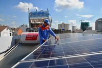Nhiều người dân tại TPHCM Kl99ok phiên bản mới hàng trăm triệu đồng cho hệ thống điện năng lượng mặt trời tại gia đình để giảm tiền điện hàng tháng và sử dụng nguồn năng lượng tái tạo, thân thiện môi trường.
