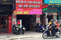 Các tiệm cầm đồ tại TPHCM vào mùa “hốt bạc” do nhu cầu cầm cố 99Kl.app cổng game giải trí của người dân tăng cao.