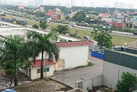 Lô đất dự kiến xây dựng bến xe nằm sát vành đai 3. Ảnh: Anh Duy.