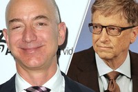 Hiện tại, khối 99Kl.app cổng game giải trí của tỷ phú Jeff Bezos đang nhiều hơn tỷ phú Bill Gates 63 tỷ USD. (Nguồn: express.co.uk).