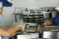 Tại Việt Nam, có bao nhiêu suất ăn được mua Kl99kl phiên bản hoạt động?