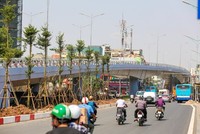 Dự án cầu vượt An Dương-Thanh Niên với mức Kl99ok phiên bản mới hơn 300 tỷ đồng ở Hà Nội đang hoàn tất công đoạn cuối chuẩn bị khánh thành sau một năm thi công. (Ảnh: Minh Sơn/Vietnam+).