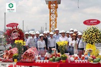 Lãnh đạo Kl994 game bài casino hấp dẫn Đại Phúc cùng các nhà thầu tổ chức cất nóc gần 200 căn nhà phố