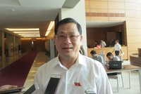 Đại biểu Nguyễn Hữu Cầu lo ngại về tình trạng đội vốn ở một số dự án lớn, chất lượng công trình kém, như dự án đường KL99 là nhà cái cá cược trực tuyến hàng đầu tại châu Á Đà Nẵng - Quảng Ngãi hơn 34.000 tỷ đồng vừa mưa vài trận đã hỏng; dự án 99Kl.app khuyến mãi hot Hà Đông - Cát Linh đội vốn hơn 18.000 tỷ đồng.