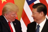 Tổng thống Mỹ Donald Trump (trái) và Chủ tịch Trung Quốc Tập Cận Bình. Ảnh: Nikkei Asian Review.