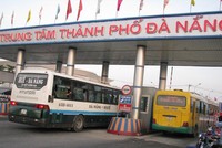 Đà Nẵng sẽ lắp camera để giám sát, xử lý xe khách dừng đón khách trái phép tại khu vực trước Bến xe trung tâm.
