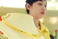 Vàng và USD là hai sản phẩm có thể mang lại thành công cho nhà Kl99ok phiên bản mới nếu Kl99ok phiên bản mới dài hạn. Trong ảnh:  Kl992 VIP Trang Chủ 2026 vàng miếng tại hệ thống cửa hàng của Công ty  SJC.  Ảnh: Đức Thanh.