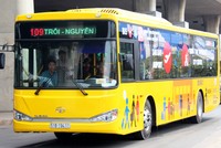 TP.HCM hiện có 5 tuyến buýt lộ trình đi qua Tân Sơn Nhất. Ảnh: Hữu Nguyên.