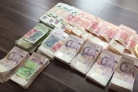 Mang 6,5 tỷ đồng sang Singapore mua điện thoại: Chàng trai Việt bị bắt ra tòa