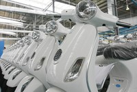 Đã hơn một lần, Piaggio phải theo đuổi vụ kiện về xâm phạm bản quyền thương mại.